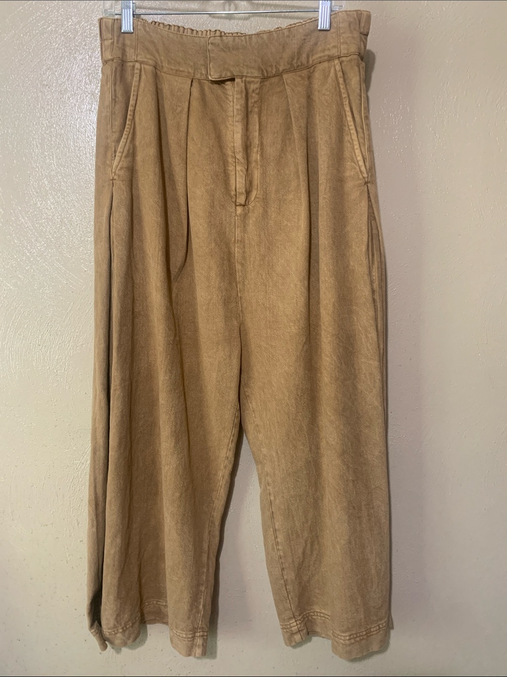 Free People size M Wide-Leg Ankle Pants in Tan Pockets Zipper